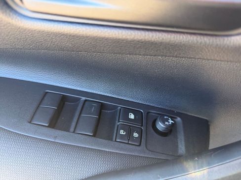 Used 2025 Toyota Corolla LE image 20