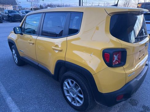 Used 2023 Jeep Renegade Latitude image 4