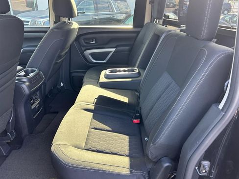 Used 2018 Nissan Titan SV w/ SV Convenience Package RWD image 23