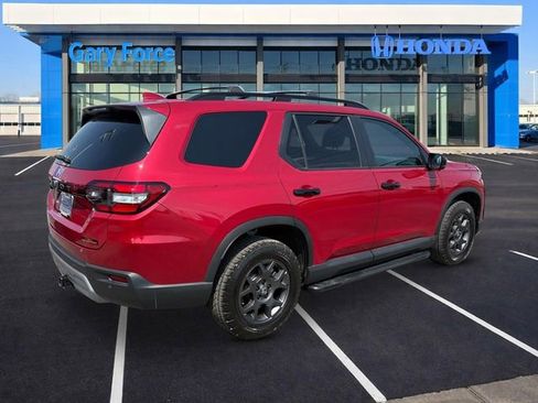Certified 2024 Honda Pilot TrailSport image 2