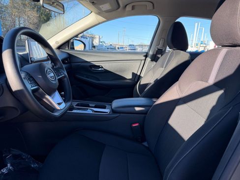 Used 2025 Nissan Sentra SV image 24