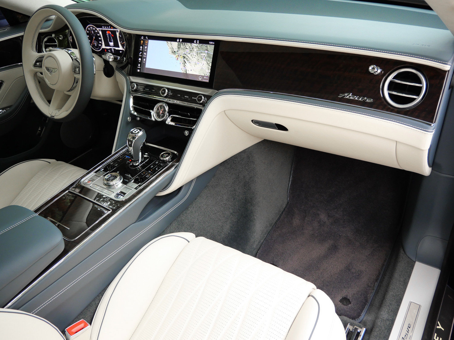 Used 2023 Bentley Flying Spur Azure AWD/4WD image 2