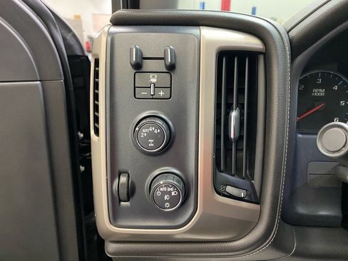 Used 2018 GMC Sierra 1500 Denali w/ Denali Ultimate Package AWD/4WD image 19