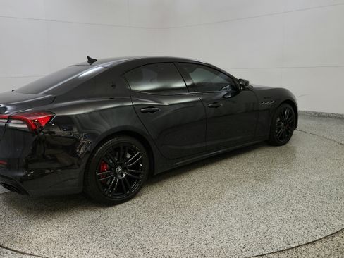 Used 2023 Maserati Ghibli Modena RWD image 7