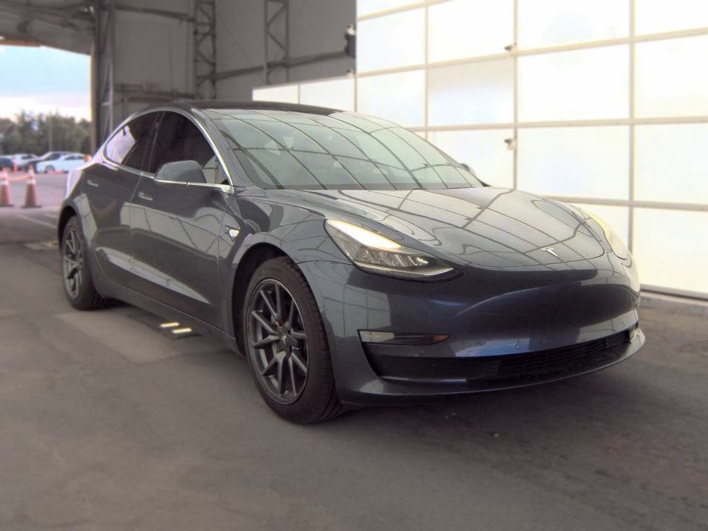 Used 2018 Tesla Model 3 Long Range RWD image 3