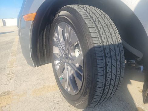 New 2026 Honda Odyssey Touring image 9