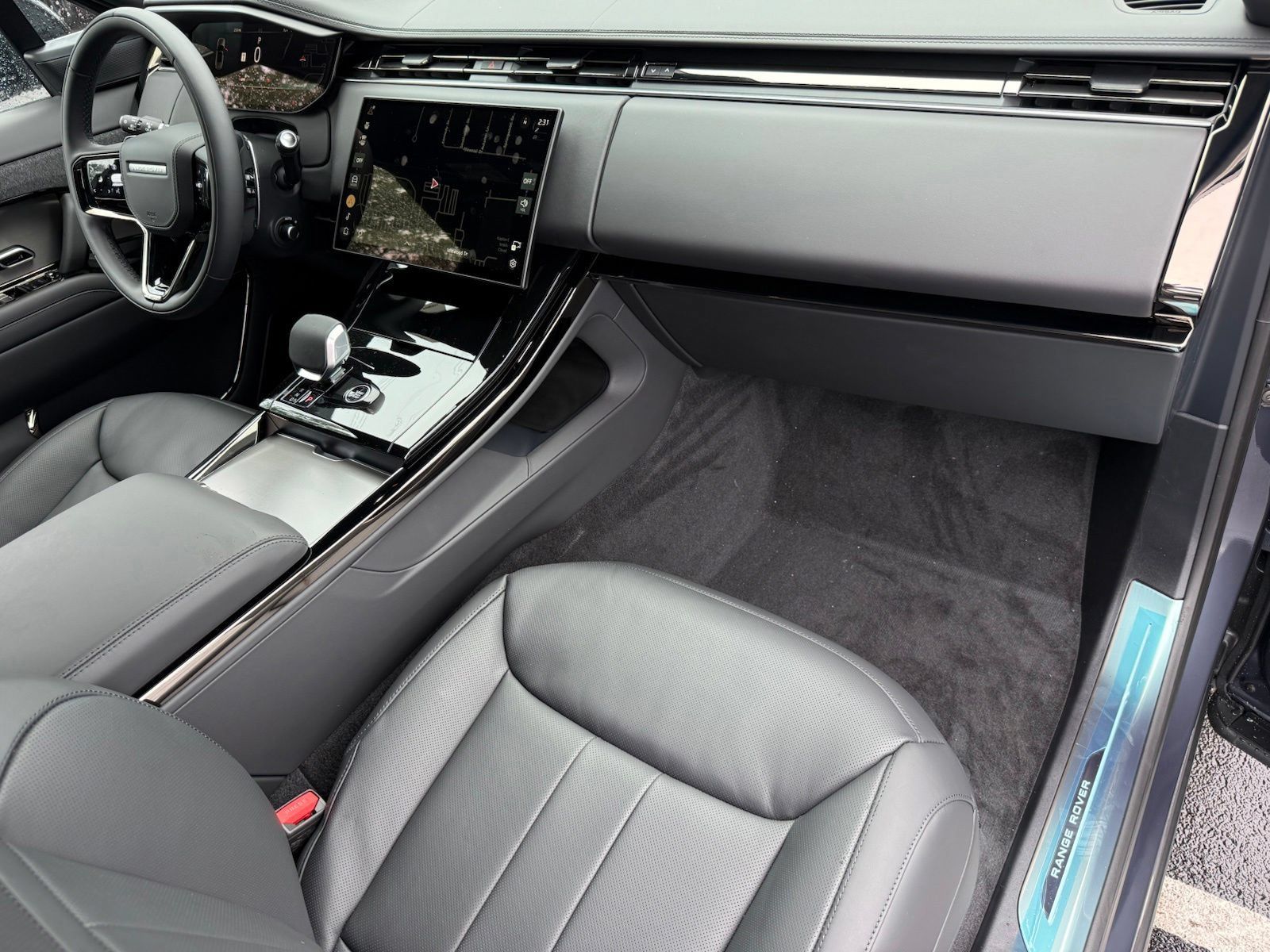 New 2027 Land Rover Range Rover Sport Dynamic SE AWD/4WD image 21
