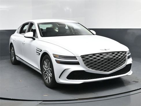 Used 2025 Genesis G80 2.5T image 8
