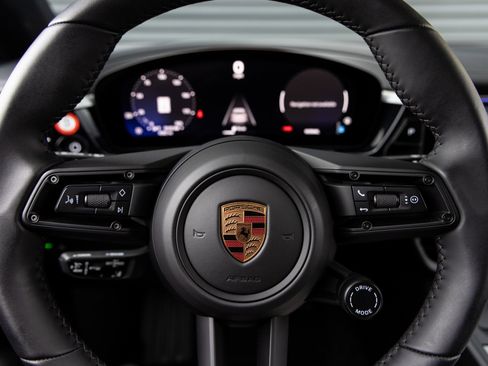 Used 2025 Porsche Macan Electric image 14