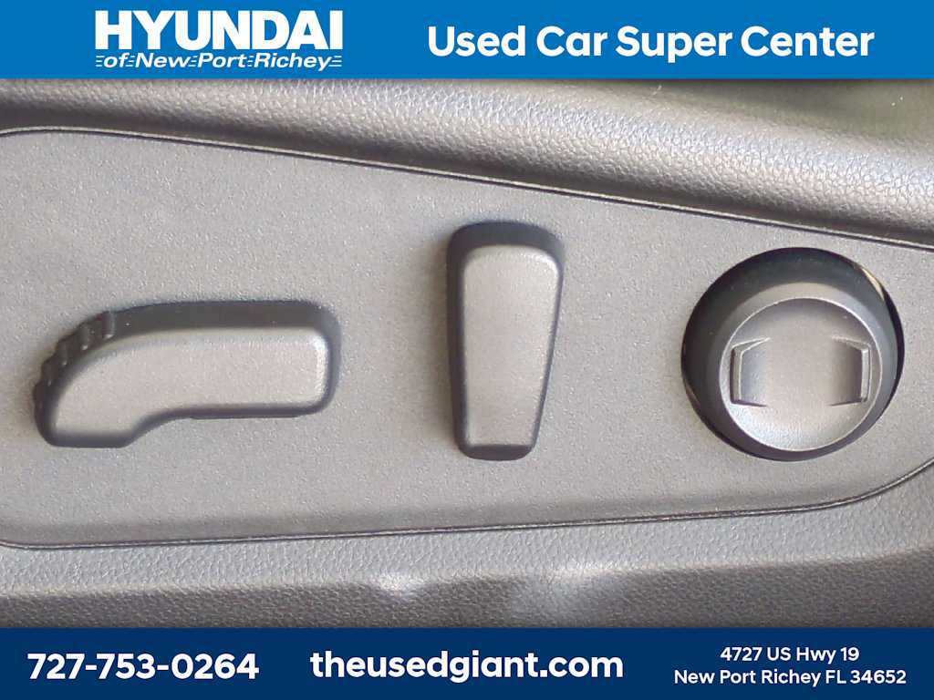 Used 2025 Subaru Forester Premium AWD/4WD image 22