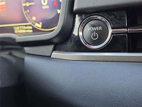 Used 2023 Mitsubishi Outlander SE image 4