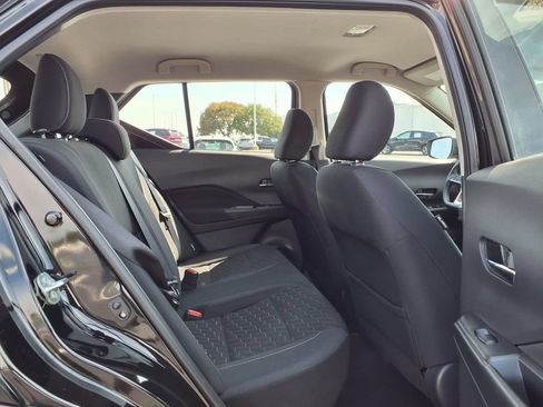 Used 2022 Nissan Kicks SV FWD image 22