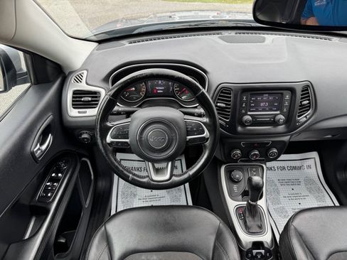 Used 2018 Jeep Compass Latitude AWD/4WD image 47