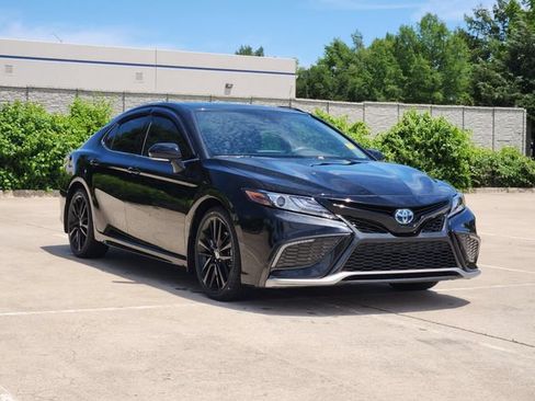 Used 2024 Toyota Camry XSE w/ Cold Weather Package FWD image 3
