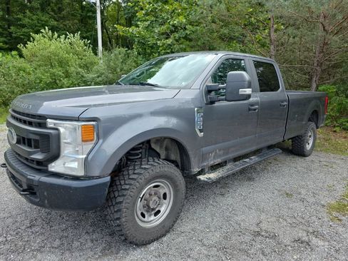 Used 2022 Ford F250 XL w/ Power Equipment Group AWD/4WD image 3