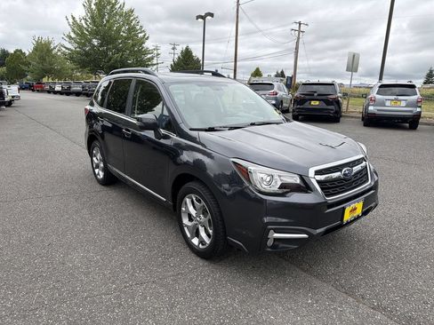 Used 2017 Subaru Forester 2.5i Touring AWD/4WD image 3