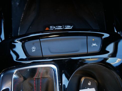 Used 2024 Chevrolet Trax RS w/ Sunroof Package image 30