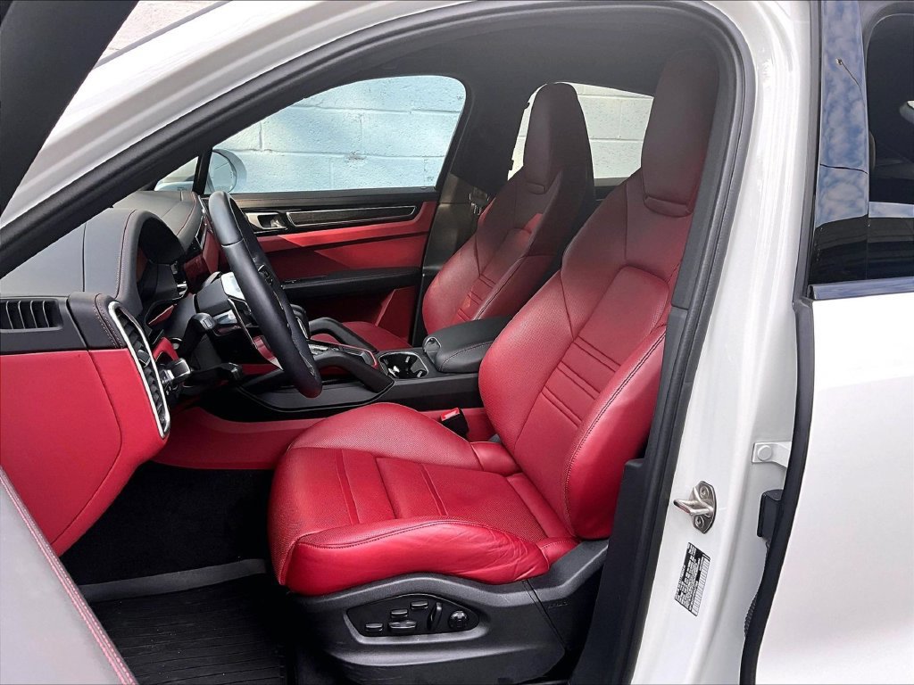 Certified 2023 Porsche Cayenne Coupe AWD/4WD image 5