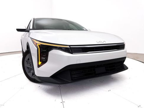 Certified 2025 Kia K4 FWD image 5