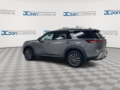 Used 2023 Nissan Pathfinder SL w/ SL Premium Package AWD/4WD image 6