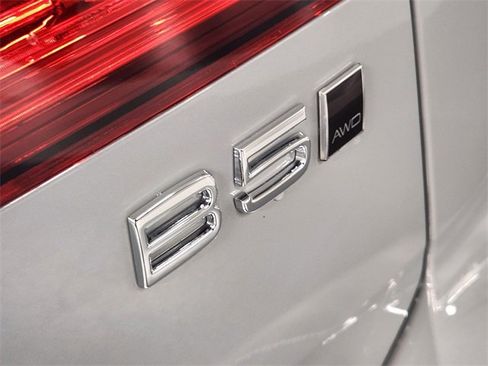 New 2026 Volvo V60 B5 Cross Country Plus w/ Protection Package Premier image 13