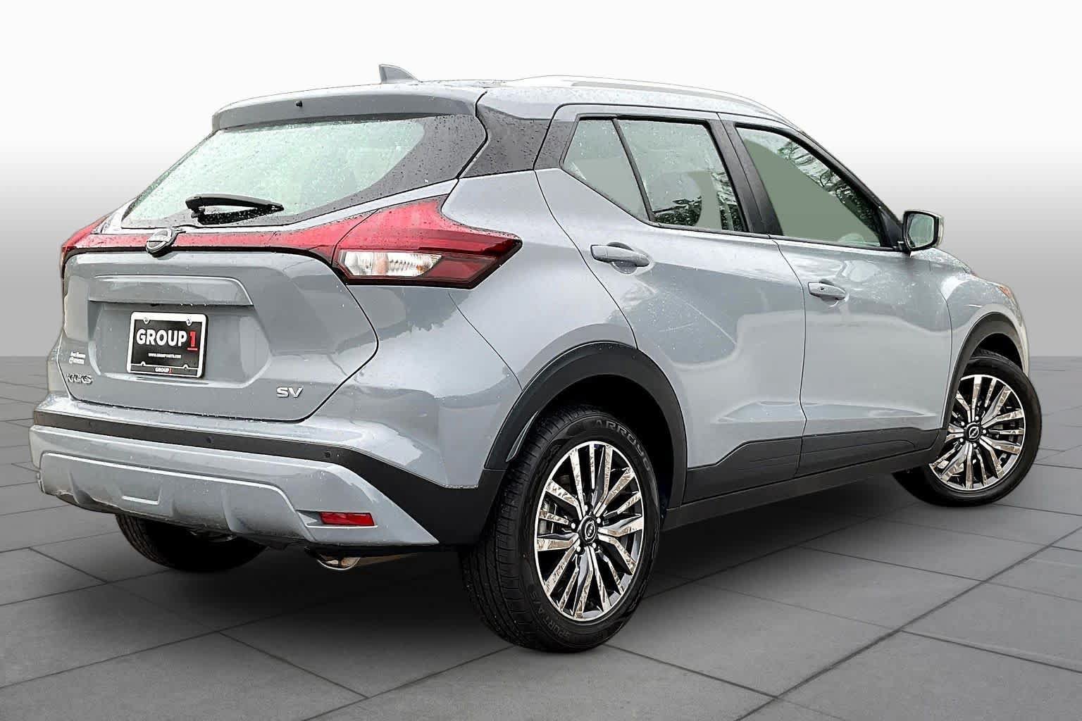 Used 2024 Nissan Kicks SV FWD image 13