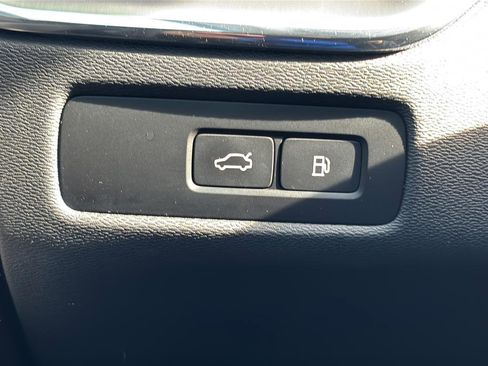 Used 2024 Volvo XC60 T8 Core image 35