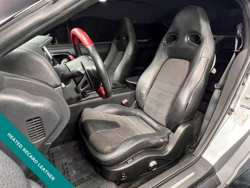 Used 2016 Nissan GT-R Black Edition image 3