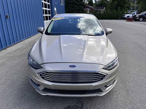 Used 2018 Ford Fusion SE w/ Equipment Group 201A image 6