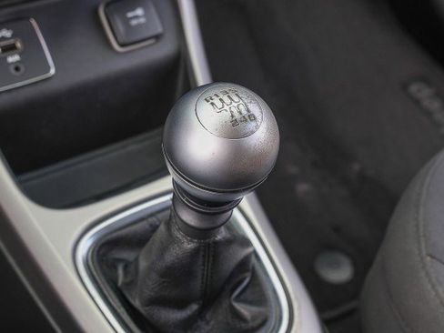 Used 2017 Jeep Compass Sport w/ Tech Group FWD image 18