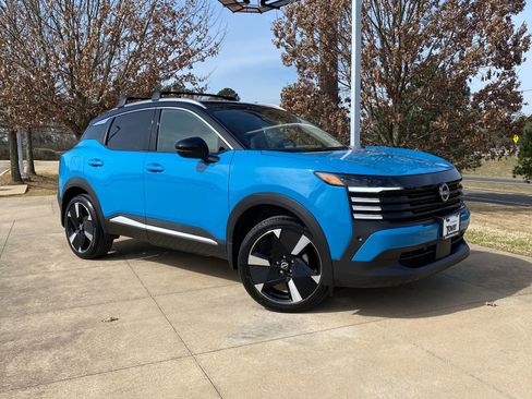 Used 2025 Nissan Kicks SR w/ Interior Electronics Package image 1