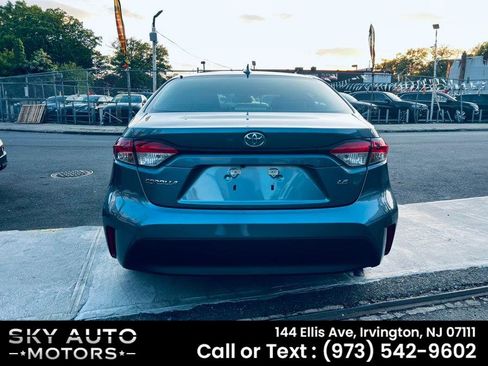 Used 2024 Toyota Corolla LE FWD image 5