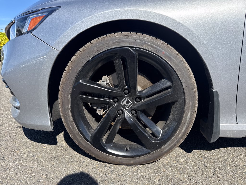 Used 2018 Honda Accord Sport image 12
