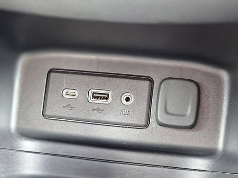 Used 2024 Chevrolet Equinox LT AWD/4WD image 25