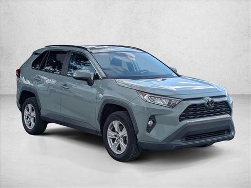 Used 2021 Toyota RAV4 XLE FWD image 3