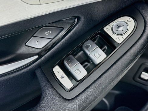 Used 2019 Mercedes-Benz GLC 300 image 27