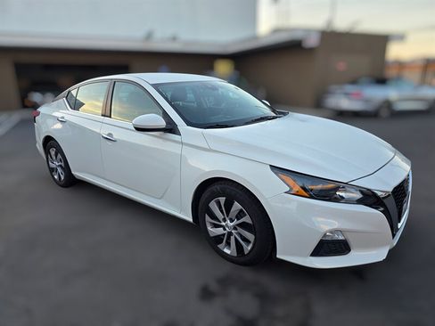 Used 2022 Nissan Altima 2.5 S FWD image 4