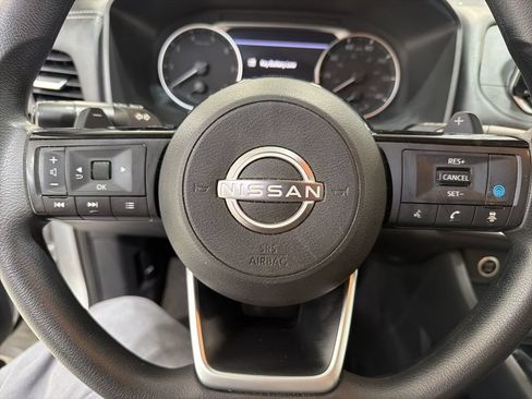 Used 2023 Nissan Rogue SV FWD image 14