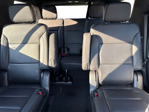 Used 2022 Chevrolet Tahoe LT w/ Luxury Package image 20