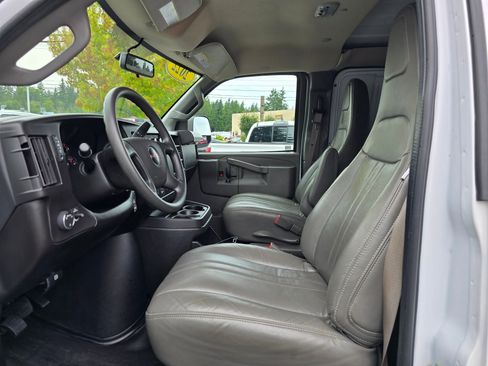 Used 2022 GMC Savana 2500 Extended image 16