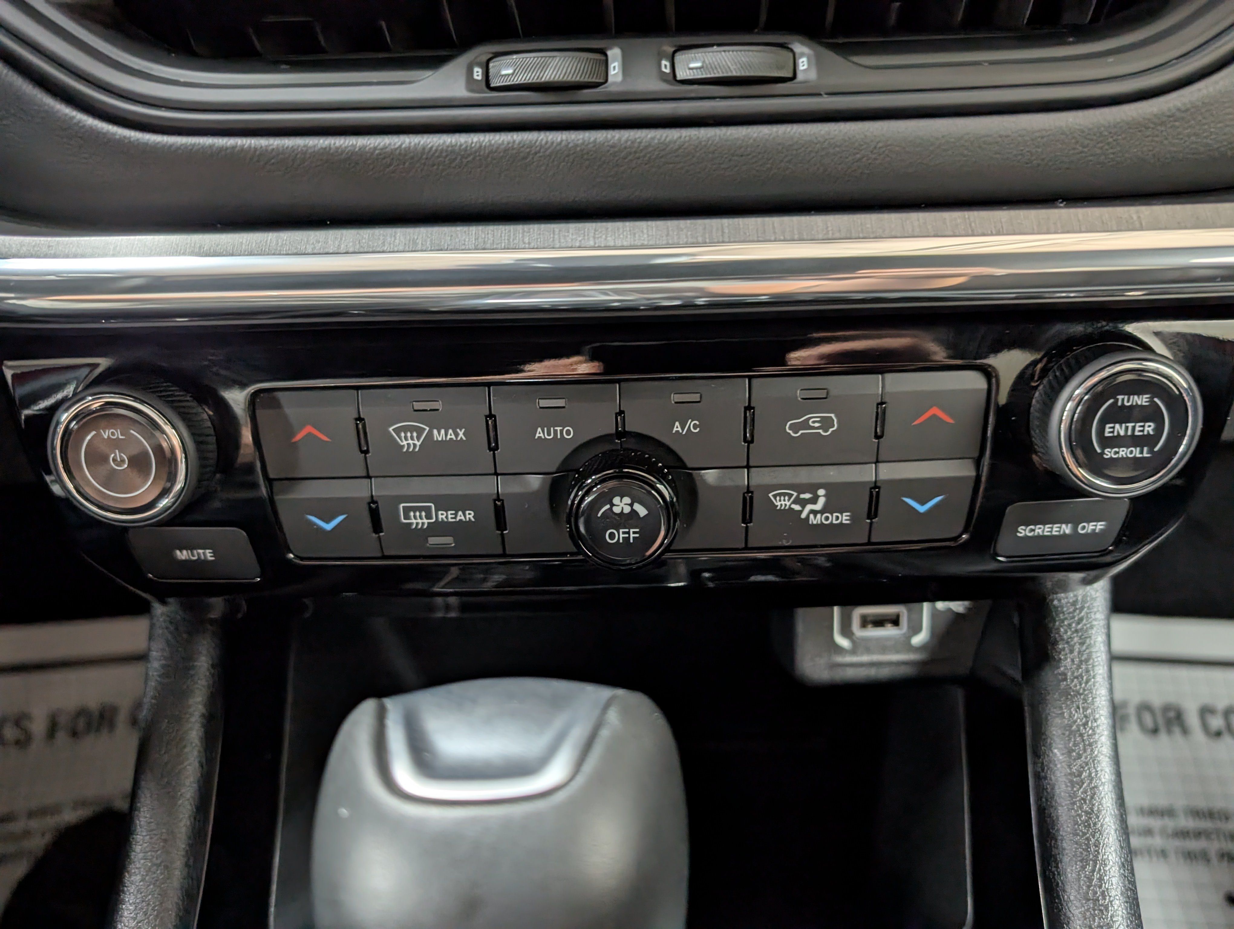 Used 2022 Jeep Compass Limited AWD/4WD image 18