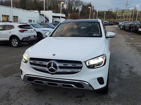 Used 2021 Mercedes-Benz GLC 300 4MATIC image 3
