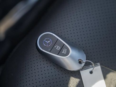 Certified 2025 Mercedes-Benz GLC 300 4MATIC w/ Driver Assistance Package image 45
