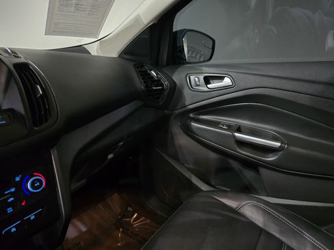 Used 2018 Ford Escape SEL image 40