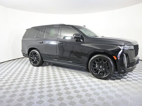 Used 2024 Cadillac Escalade Sport Platinum w/ LPO, ONYX Package AWD/4WD image 8