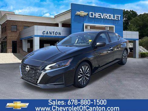 Used 2025 Nissan Altima 2.5 SV image 1