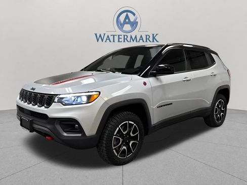 Used 2025 Jeep Compass Trailhawk w/ Trailhawk Elite Group AWD/4WD image 1