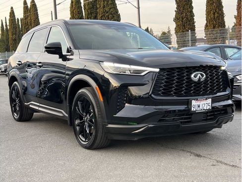 Used 2025 INFINITI QX60 Luxe w/ Black Edition image 3
