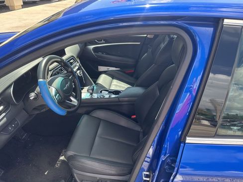 Used 2022 Genesis G70 2.0T RWD image 18