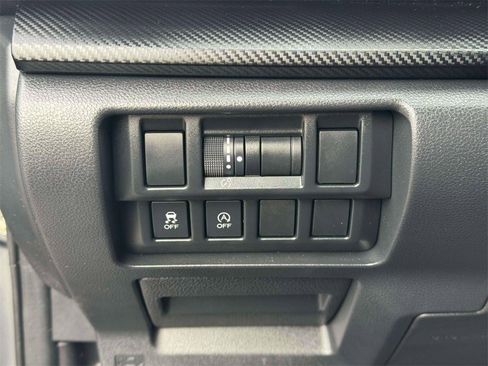 Used 2023 Subaru Crosstrek 2.0i Premium image 17